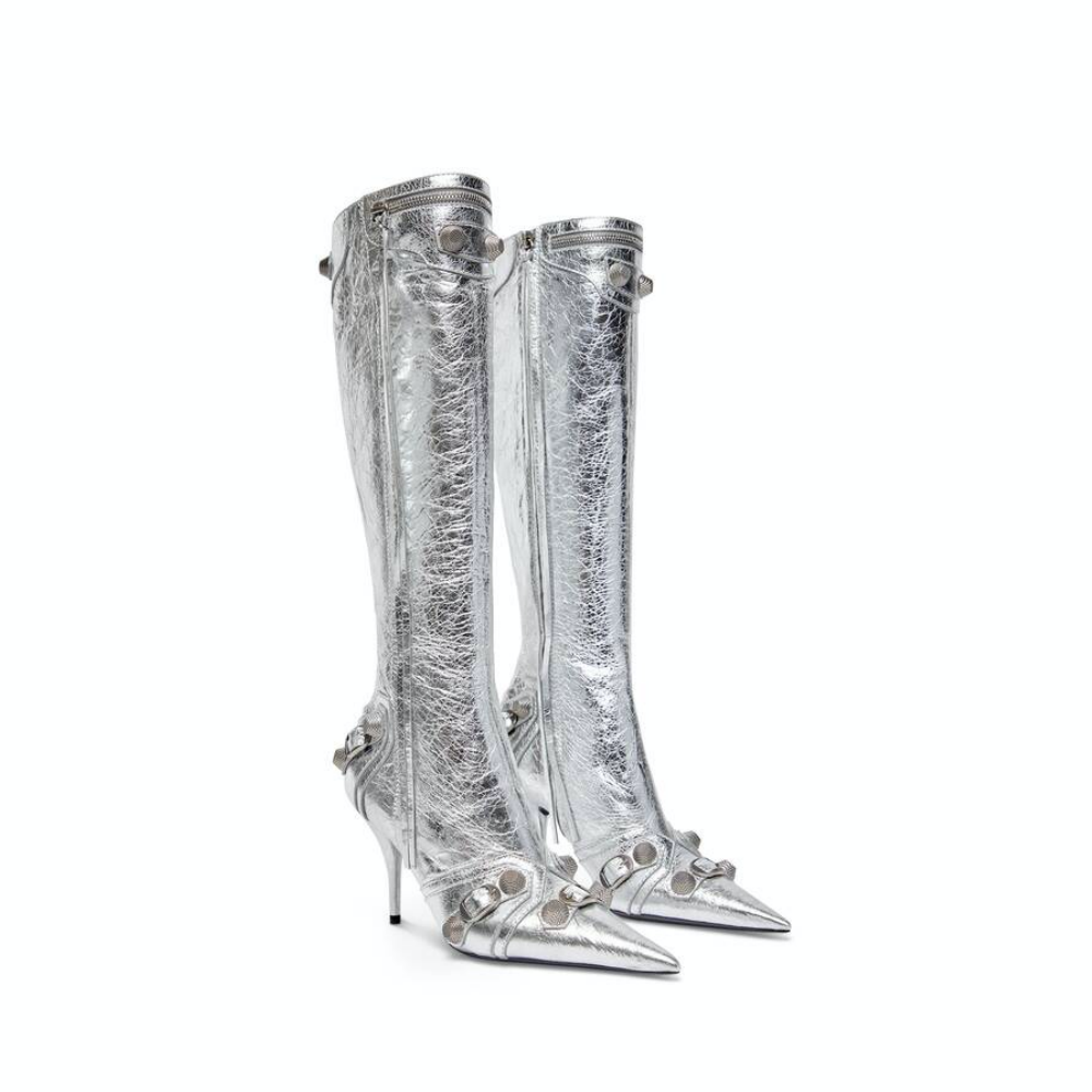 Boots with silver outlet buckles