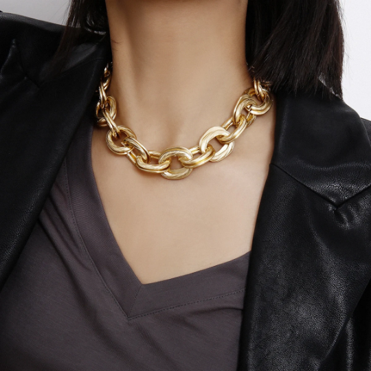 Stylish Chunky Gold Chain Necklace.
